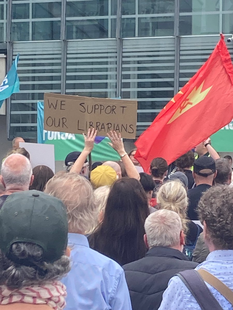 catherinekirwan's tweet photo. Proud to attend the #supportourlibrarians demonstration today @corkcitylibrary @corkcitycouncil #Cork today - #libraries are vital spaces and #librarians should be able to do their work free from interference and intimidation https://t.co/zaKGxk8wf8