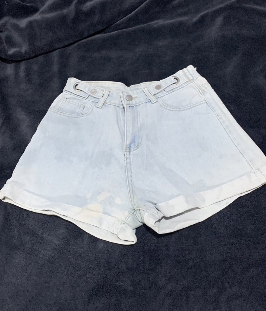 WH99446571's tweet photo. ✮ ยีนส์ขาสั้น ไซส์ M(เอว26-27 สะโพก38)
～20฿ 

ค่าส่ง 35฿📫
#ส่งต่อเสื้อมือสอง #เสื้อผ้ามือสอง #ส่งต่อเสื้อผ้า #โล๊ะตู้เสื้อผ้า #ส่งต่อ #เสื้อผ้ามือ2 #ส่งต่อกางเกงยีนส์ #กางเกงขาสั้น #ส่งต่อกางเกงขายาว #ส่งต่อกางเกงมือสอง #ส่งต่อเสื้อผ้ามือสองสภาพดี #ส่งต่อเสื้อผ้าy2k https://t.co/cdijc9Jv95