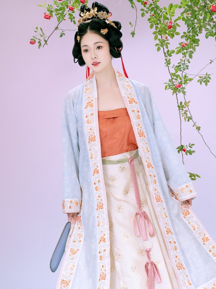 Beautiful_Hanfu's tweet photo. 宋制汉服 
Hanfu of Song Dynasty style 

#ChineseCostume #中国风 #中華風
 #Chinese_style #hanfu_challenge
#汉服 #漢服 #한푸 #hanfu https://t.co/OG6ihIi0Zr