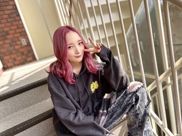 yamahika27's tweet photo. 団長のライブでHoroscopeとは別に新曲を披露したという話が出ている🤔🤔 これはアツい🔥
一先ずはライブ参戦した方々、そしてひかるちゃんお疲れ様でした!
#やまもとひかる
#AMvol2 https://t.co/i9SvjRlVZB