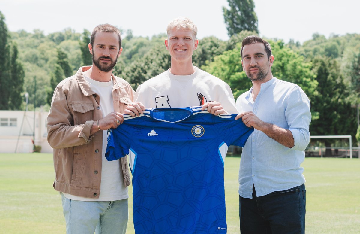 FC_Versailles's tweet image. ✍🏼 #MercatoFCV | 𝟐𝟎𝟐𝟑/𝟐𝟎𝟐𝟒 : Nouvelle pépite dans nos cages !🧤

Nous sommes heureux de vous annoncer l’arrivée de Jules Raux, jeune gardien de 19 ans !

Bienvenue dans la #TeamFCV Jules !

🔗fcversailles.com/jules-raux

#Gardien #NationalFFF #FCVWIN @almulliez @FabienLazare