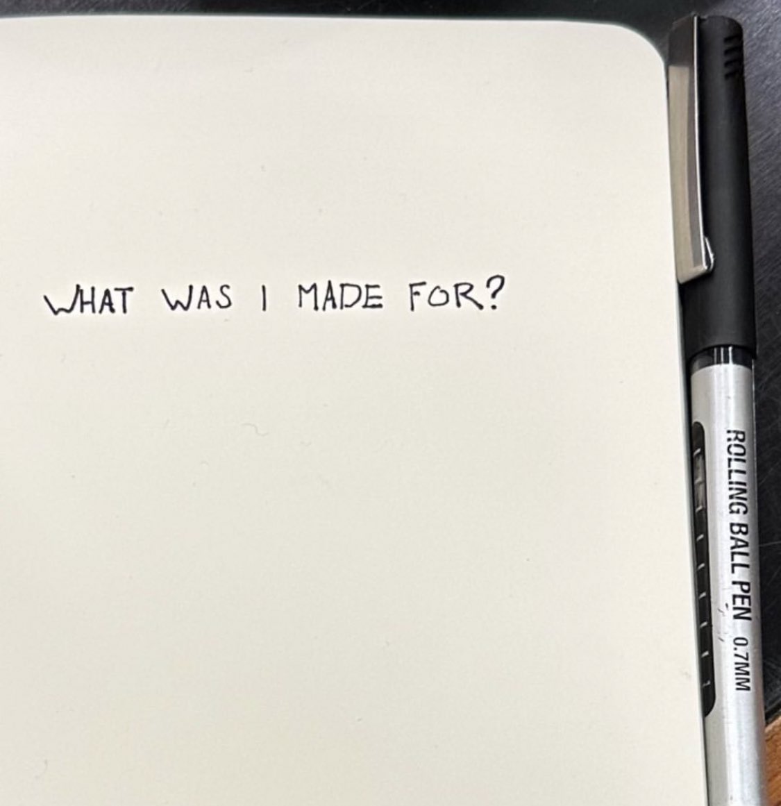 Billie Eilish acaba de anunciar que el 13 de Julio va a salir "What Was I Made For?", su nueva canción que formará parte del soundtrack de la película de #Barbie