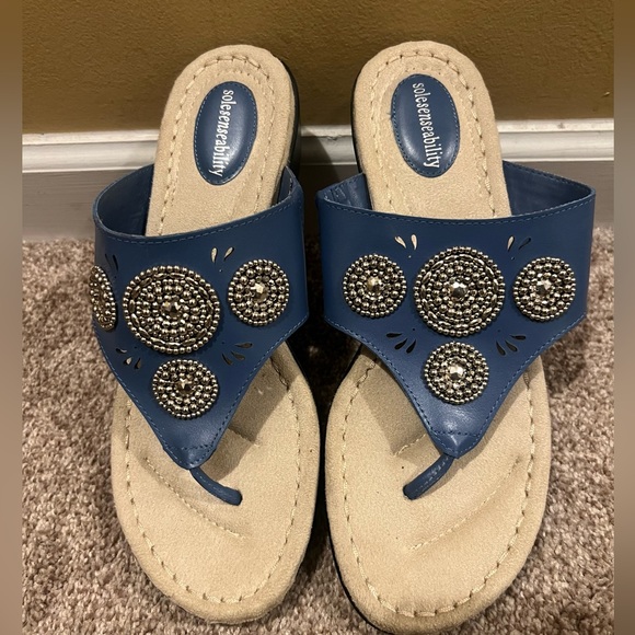 itzposhable's tweet photo. So good I had to share! Check out all the items I'm loving on @Poshmarkapp #poshmark #fashion #style #shopmycloset #barbie #marcfisher: https://t.co/SZcSvnJadu https://t.co/UaELRVshhQ