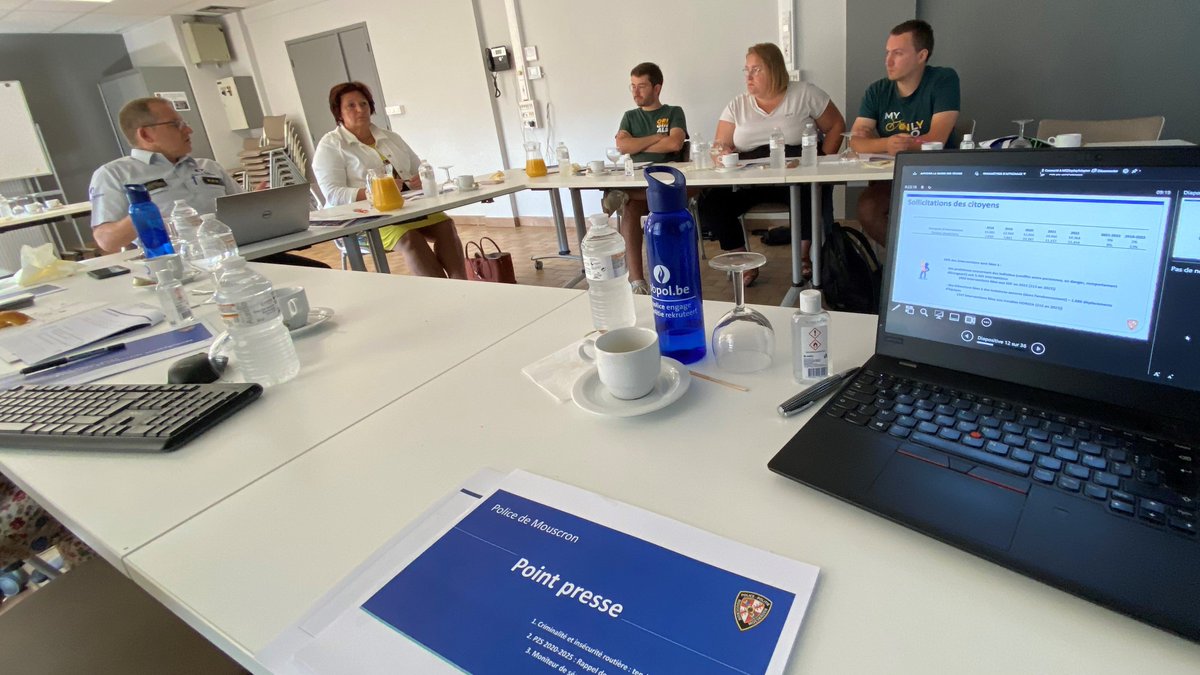 PoliceMouscron's tweet photo. Le Chef de corps accueillait ce matin nos partenaires médias locaux pour un point presse en présence de Mme la Bgstre. L'occasion de présenter un état des lieux "sécurité" de la commune et de faire le point le PZS 20-25. A découvrir dans @Nord_Eclair_be  @notele  et @lavenir_net https://t.co/U0LpkryjnK