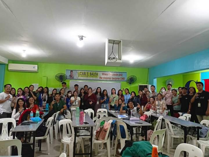 HmmmUlit's tweet photo. Happy Anniversary CBRC! From CBRC Biñan Branch 🥳🎉

 #CBRCat16

Tatak🤸🏻‍♀️CBRC🤸🏻‍♀️ang🤸🏻‍♀️beshy🤸🏻‍♀️niyo! 💖 https://t.co/qIP61G745t