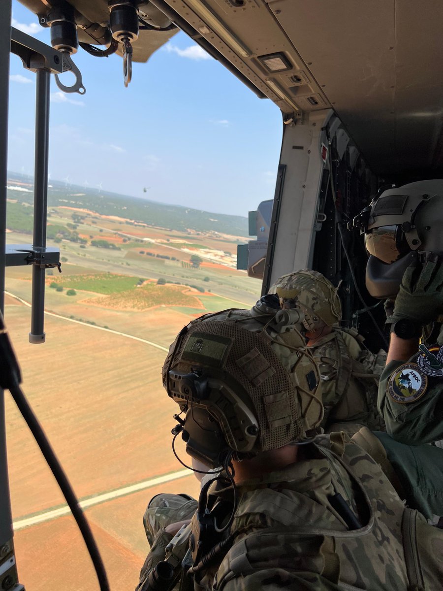 APROC 2023 FINALIZADO CON EXITO  ✅

Este año el #Ala48 ha participado con ✌️ #NH90Lobo 🐺 y además calificando a ☝️ de sus Capitanes como "Rescue Mission Commander " (RMC).

¡Ahora a descansar que se lo merecen! 💪