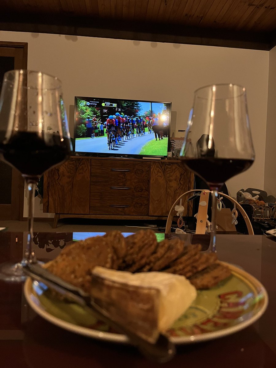 Happy Fromage Friday! #couchpeloton #sbscycling @SBSSportau #fromagefriday