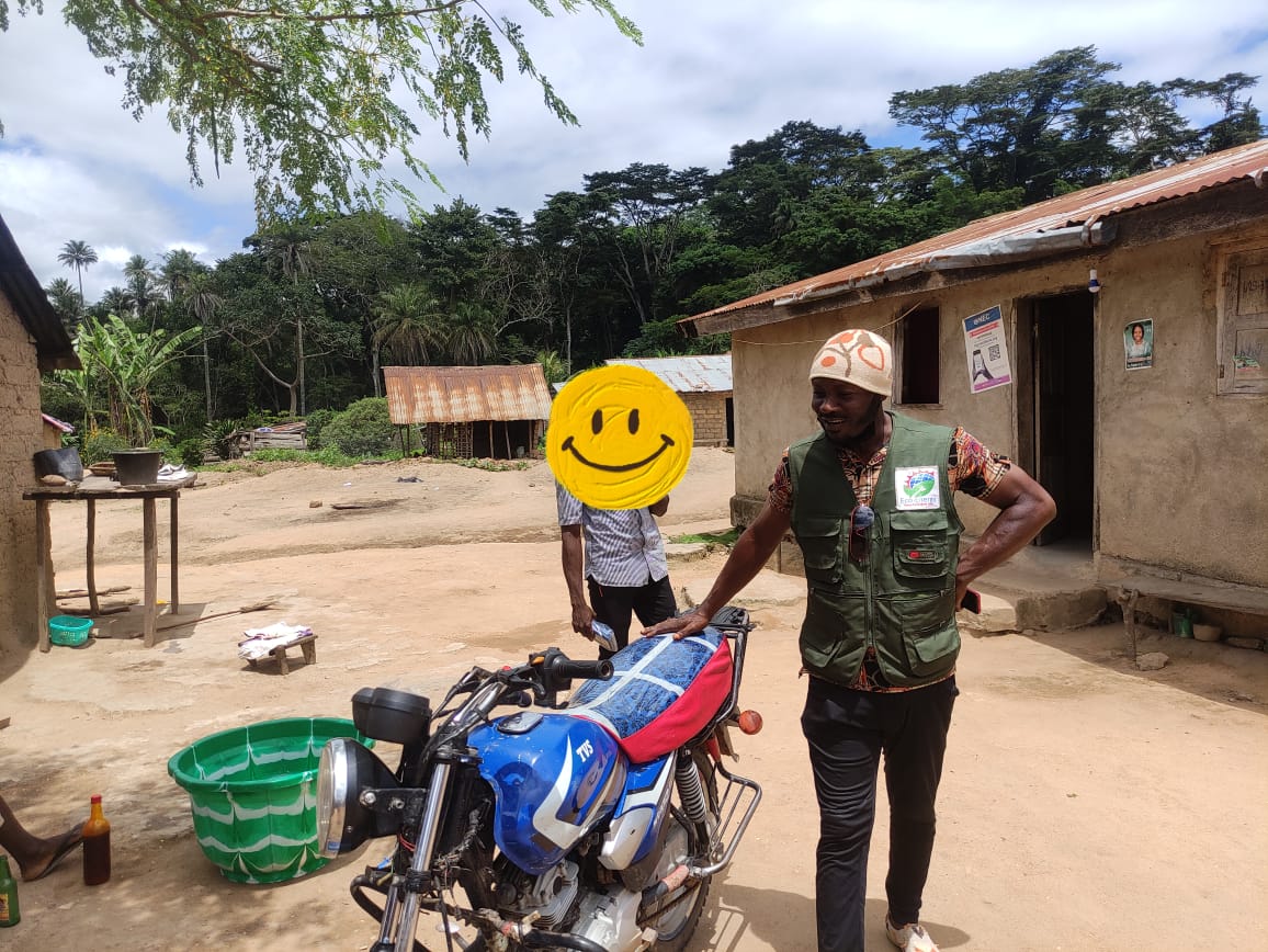 We are excited to shine #Spotlight on Alphonso Dorpaiah, our Field Agent assigned to Bong County, #Liberia

For him being a Field Agent isn't just a means to an end but a chance to lift thousands out of #energypoverty. His impact on lives in his community is life-changing!⁠