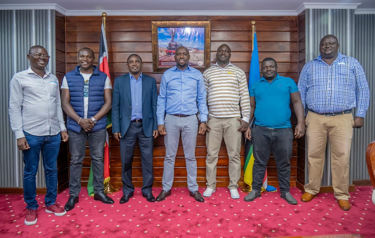 kipmurkomen's tweet photo. In preparation for H.E. the President's trip to Nyanza region, I met MPs and MCAs from the region at Transcom House in Nairobi this morning.

Our discussions focused on the President's commitment to expand road infrastructure in the region as part of this Administration's efforts to improve trade, investment and tourism, and create employment for the residents of the region.

The delegation was led by colleague Hon. Eliud Owalo, CS for Information, Communications and The Digital Economy.