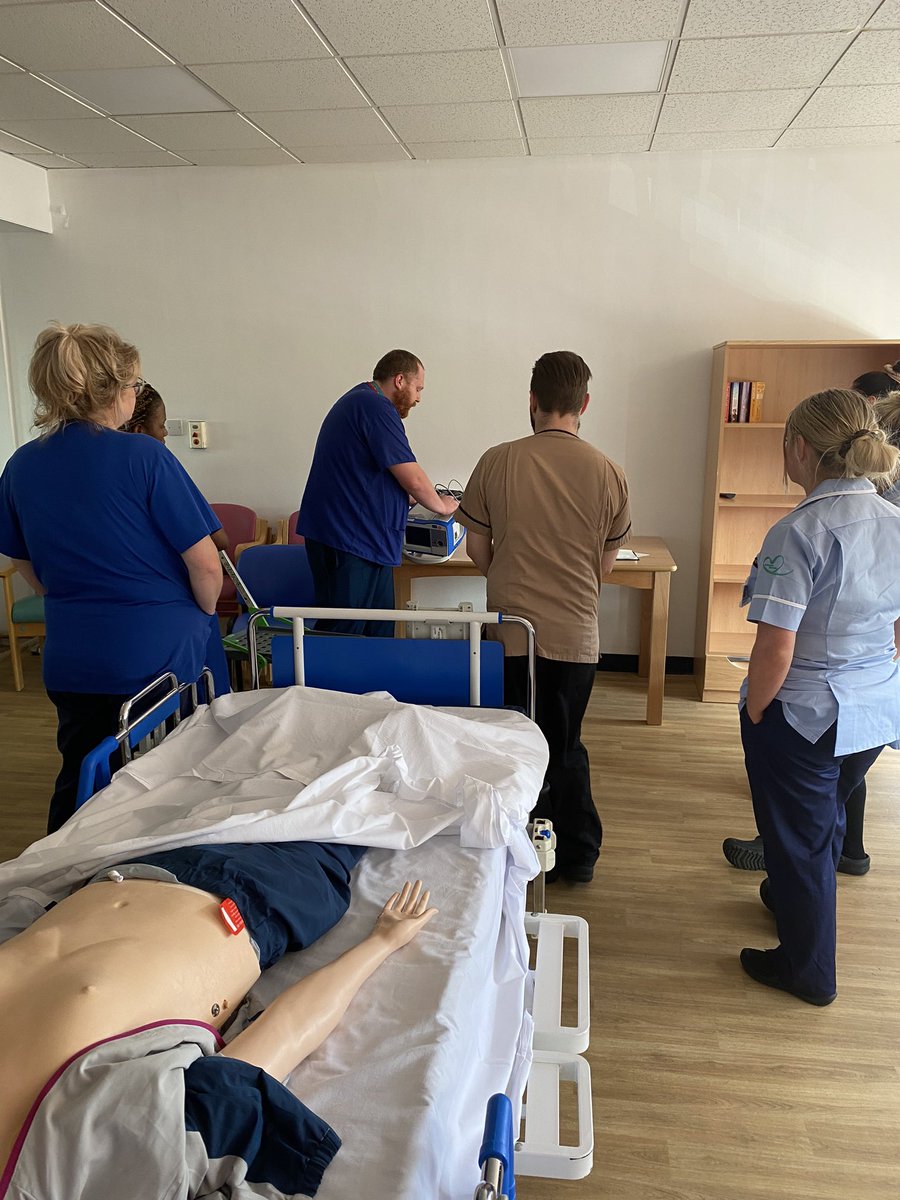 Fantastic in situ simulation and Zoll defib training #learning #patientsafety #sepsis @LJGamm @salalesley1 @k_mantron @clinical_tandg @SharonHarris97