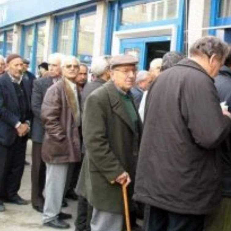 #emekliiyileştirmebekliyor
#AstsubayınaSahipÇık

En düşük emekli maaşı, endüşük memur maaşı oranına sabitlenmeli.  Bu yapılmaz ise, <a href="/tued_1970/">TÜED - Türkiye Emekliler Derneği</a> Başkan ve Yönetimi İSTİFA ETMELİDİR.
<a href="/Kamu_Sen/">Türkiye Kamu-Sen</a> <a href="/EmniyetTS/">Emniyet Teşkilatı Sendikası</a> <a href="/adaletsendikasi/">Adalet Sendikası</a>
#Emeklimaaşı
#EmekliNasilGecinsin #EmekliyiUnutma #Açlıksınırı