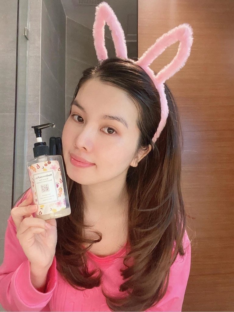 thisisbalmistry's tweet photo. 🍀 Cải thiện làn da, giúp làm sáng hơn, vùng bị thâm nám, không đều mà sẽ mờ dần thay vào đó làn da trẻ trung, rạng ngời.
#BESSOFFICIAL #skincare #beauty #skincareroutine #makeup #skin #skincareproducts #selfcare #skincaretips #antiaging #glowingskin #love https://t.co/ubqRamN3RG