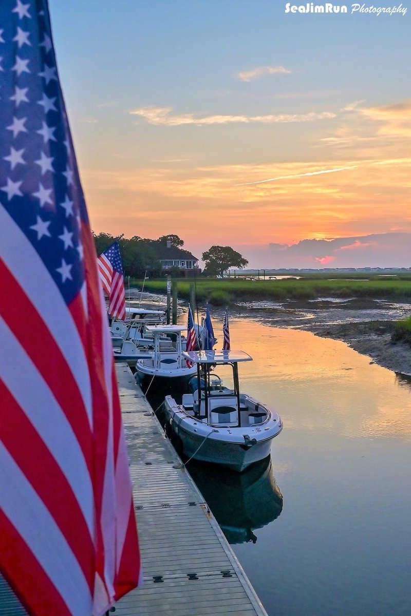 Gorgeous sunrise this morning from Murrells Inlet. Nice shot Jim Arnold!  #scwx