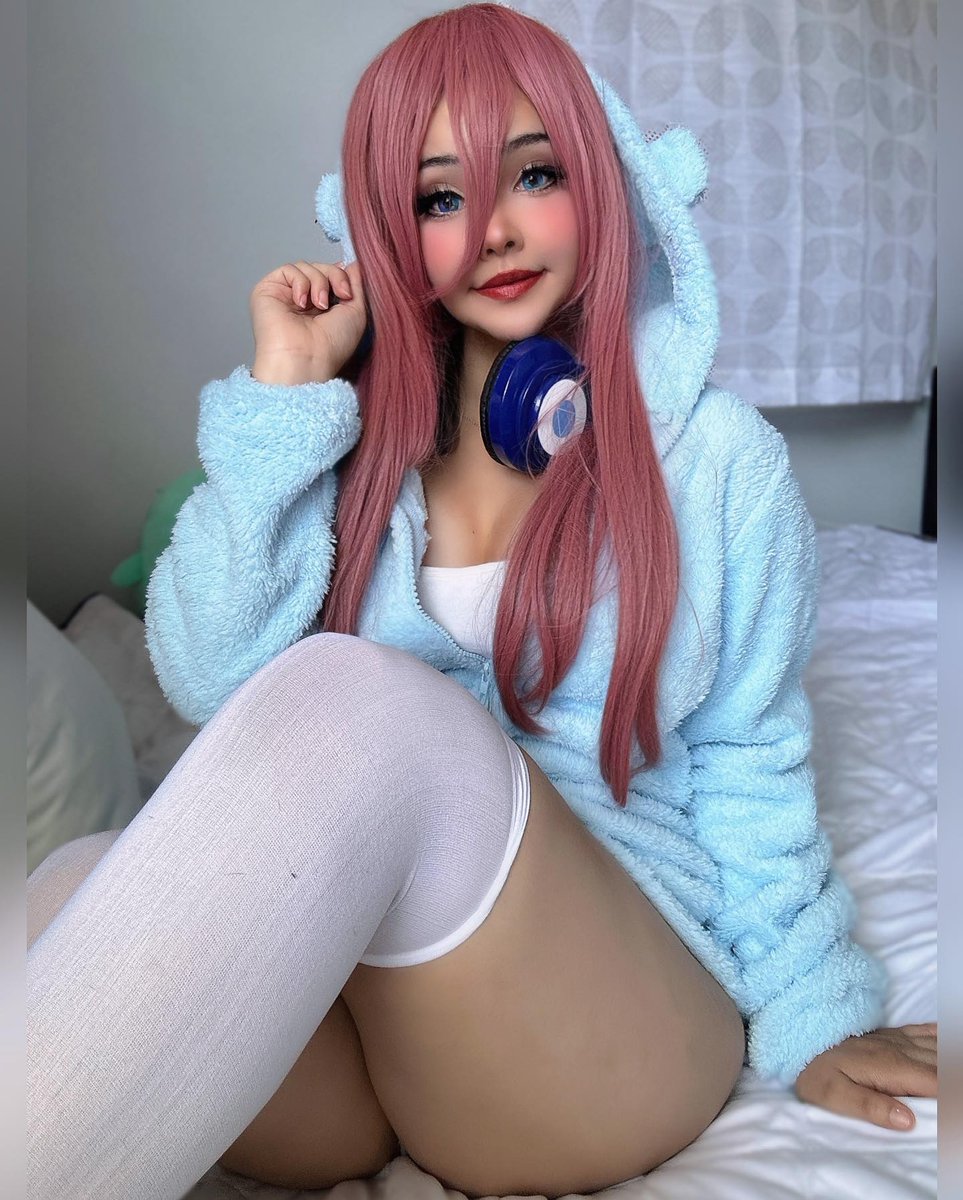 DDLGWorldStore's tweet photo. Cozy vibes 🐻💙 _chibikaty styles our Fuzzy Bear Romper! Available in 4 colors &amp; sizing upto 5XL ✨ ⁠
⁠
Get 15% off your first order + FREE shipping for the next 24 hours! 🔥 https://t.co/zMLdpMffoC