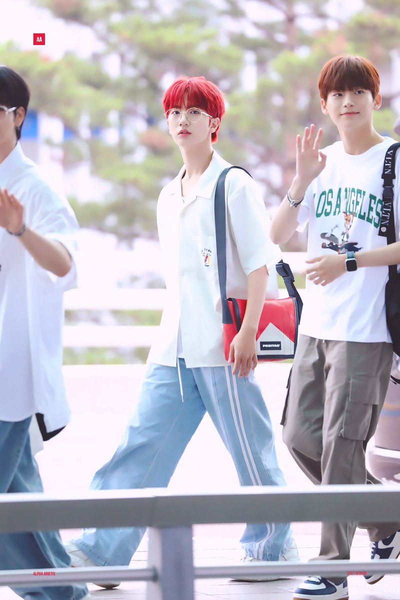 010322com's tweet photo. [HQ] 230707 ICN - TPE

❤️❤️❤️❤️
내가 제일
좋아하는 건
여름의 너
🍅🍒🍓🍎

#CRAVITY #크래비티 
#원진 #WONJIN #함원진 #함랑아원진해 #무대천재병아리🐥