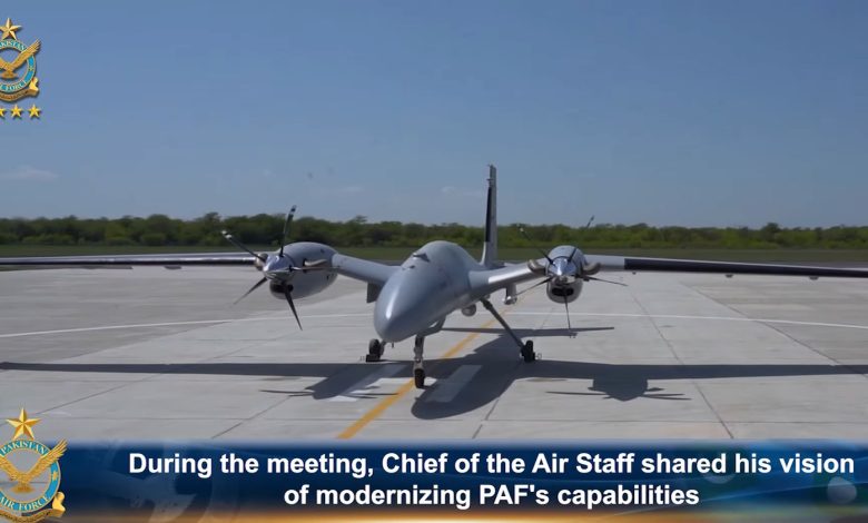 turkey_defense's tweet photo. The  AKINCI Attack Unmanned Aerial Vehicle (TİHA) in the inventory of the  Pakistan Air Force has been spotted for the first time. Pakistan had  previously procured the Bayraktar TB2 UAV as well.
#Pakistan #Türkiye #Akıncı #Bayraktar
News : https://t.co/gth8BJXQJW https://t.co/Jsh1dSgqxO