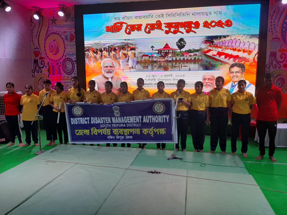 DisasterMgmtTRP's tweet image. Innovative performances of our Civil Defence and Aapda Mitra Volunteers of South Tripura District for public awareness on disaster management #Streetplays #selfdefence #culturalprog @JKSinhaIAS @tripura_cmo @ndmaindia @NDRFHQ @01NDRFGUWAHATI @southtripuradmo