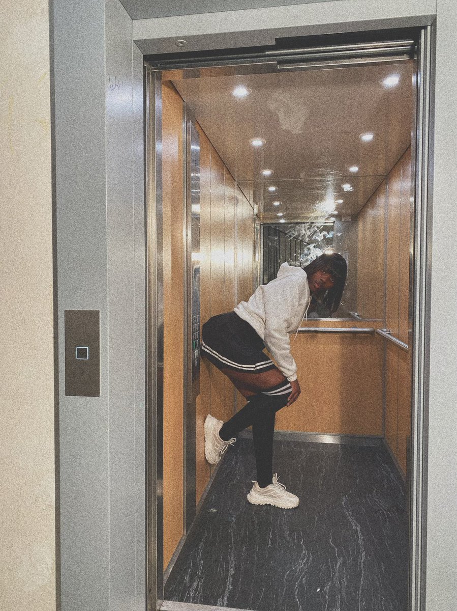 TMwanangeli's tweet image. Éduquer une femme c’est éduquer toute une nation
#mannequin_journaliste