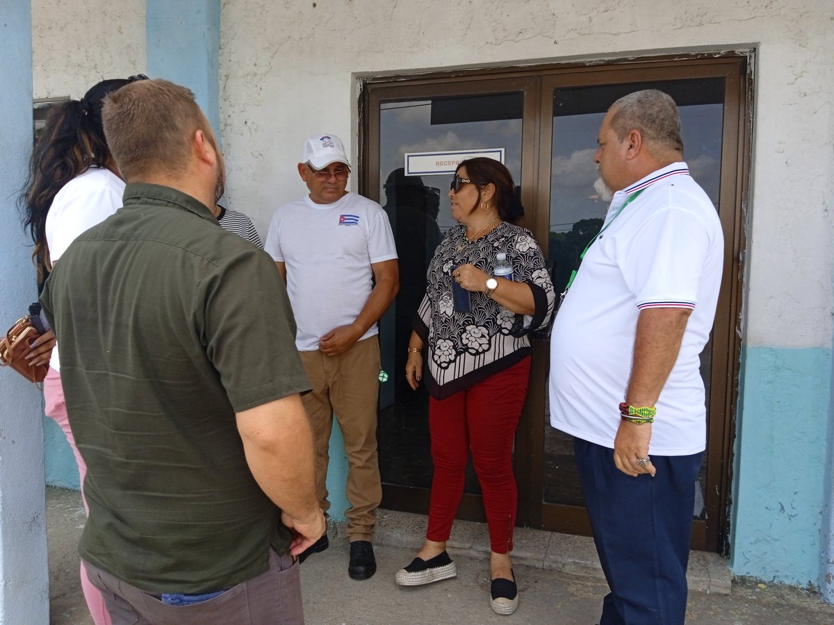 #VisitaParlamentaria a #Camaguey En la  Unidad Aerovaradero  dedicada a la entrega de paquetería internacional con 40 trabajadores  mantiene altos niveles de eficiencia.<a href="/tvcamaguey/">Televisión Camagüey</a> <a href="/TamaraVBenitez/">Tamara Valido Benítez</a>