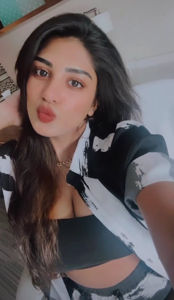 F0c-zKBaYAI_rEn?format=jpg&name=medium