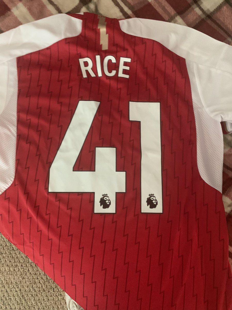 ryanpelton_'s tweet photo. @WelBeast arsenal online shop let me print this😍😍😂😂 https://t.co/DfDf99Hshp