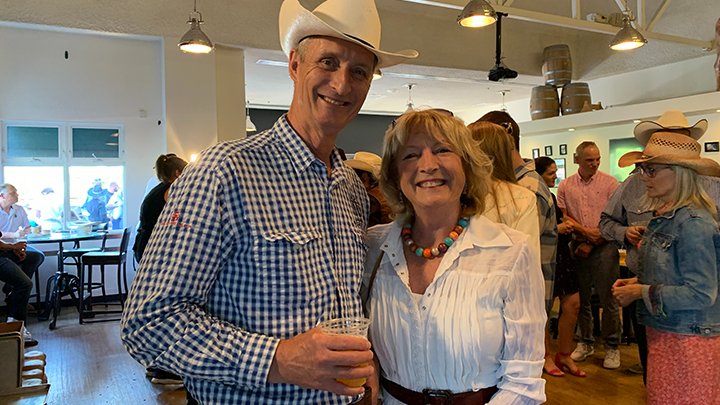 GregMcLeanYYC's tweet image. I went to HMCS Calgary barn burner. Funds go to Trellis &amp;amp; Calgary Firefighters&apos; Burn Treatment Society. Photo w/4 are members of Cdn Submarine Force: woman is Lt. Maher; men are Officers Hynes, Thibodeau &amp;amp; Davidson. Other pic is crew of HMCS Calgary.
#calgarycentre #hmcscalgary