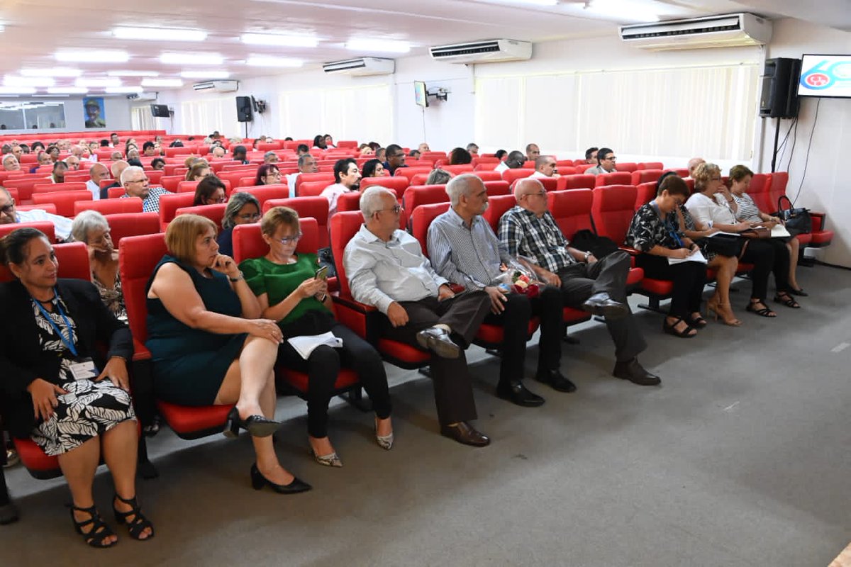 MMarreroCruz's tweet photo. Participamos en la clausura de la XXI reunión de Jefes de Brigadas Médicas en el exterior, desarrollada en el marco del aniversario 60 del inicio de la colaboración médica cubana. 
#CubaCoopera
#CubaPorLaVida https://t.co/plvLf3VVPZ