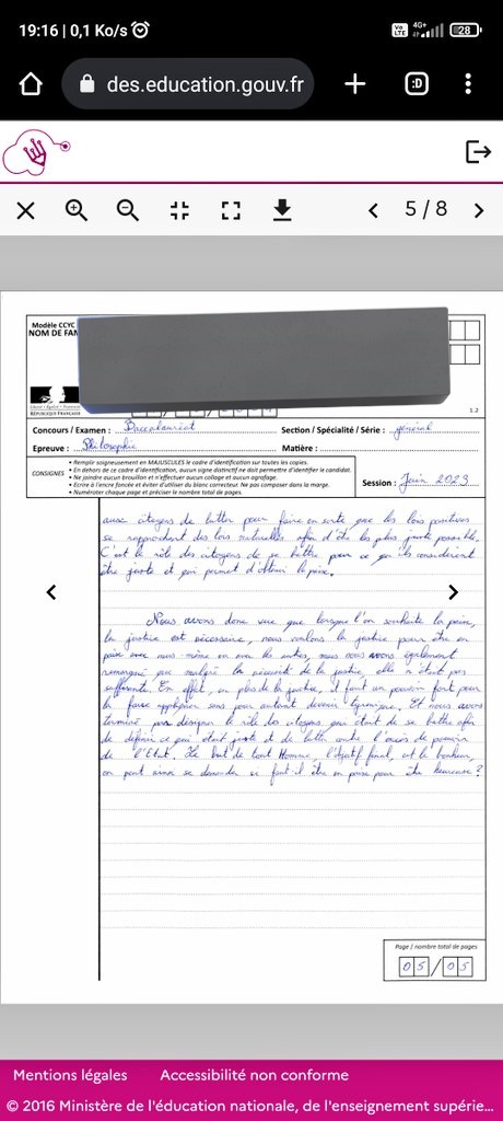 Tiiiiigrraan's tweet photo. Ptdr donc là y'a deux pages d'un autre gars qui se sont tapé l'incruste dans ma copie du bac de philo ? #cyclade #bac2023 #philoosophie https://t.co/QxuO4peMMQ