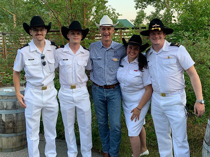 GregMcLeanYYC's tweet image. I went to HMCS Calgary barn burner. Funds go to Trellis &amp;amp; Calgary Firefighters&apos; Burn Treatment Society. Photo w/4 are members of Cdn Submarine Force: woman is Lt. Maher; men are Officers Hynes, Thibodeau &amp;amp; Davidson. Other pic is crew of HMCS Calgary.
#calgarycentre #hmcscalgary