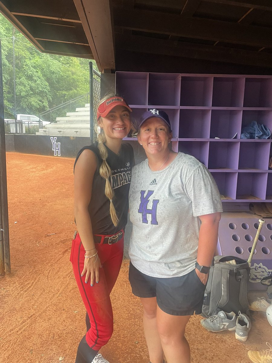 acgaimpact17's tweet photo. Had fun at the @YHC_Softball camp yesterday! Thank you @JessieHomesley for an awesome experience! https://t.co/QVZiLvMce6