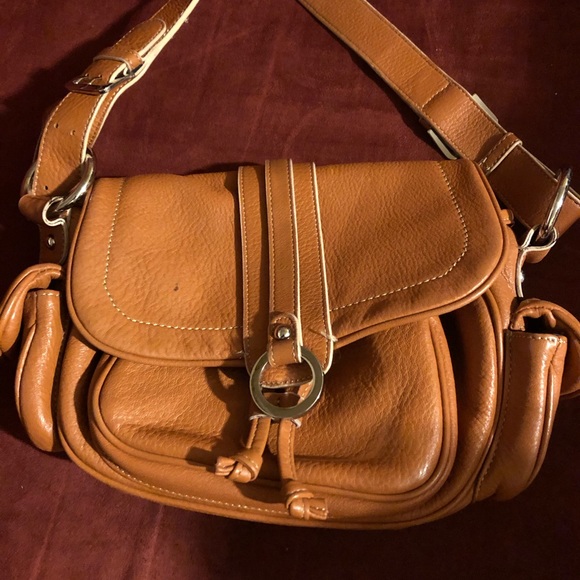 NaviRamD2's tweet photo. So good I had to share! Check out all the items I'm loving on @Poshmarkapp #poshmark #fashion #style #shopmycloset #katespade #adriennevittadini #prague: https://t.co/v0LRu2MSVb https://t.co/TfEGq8C9jN