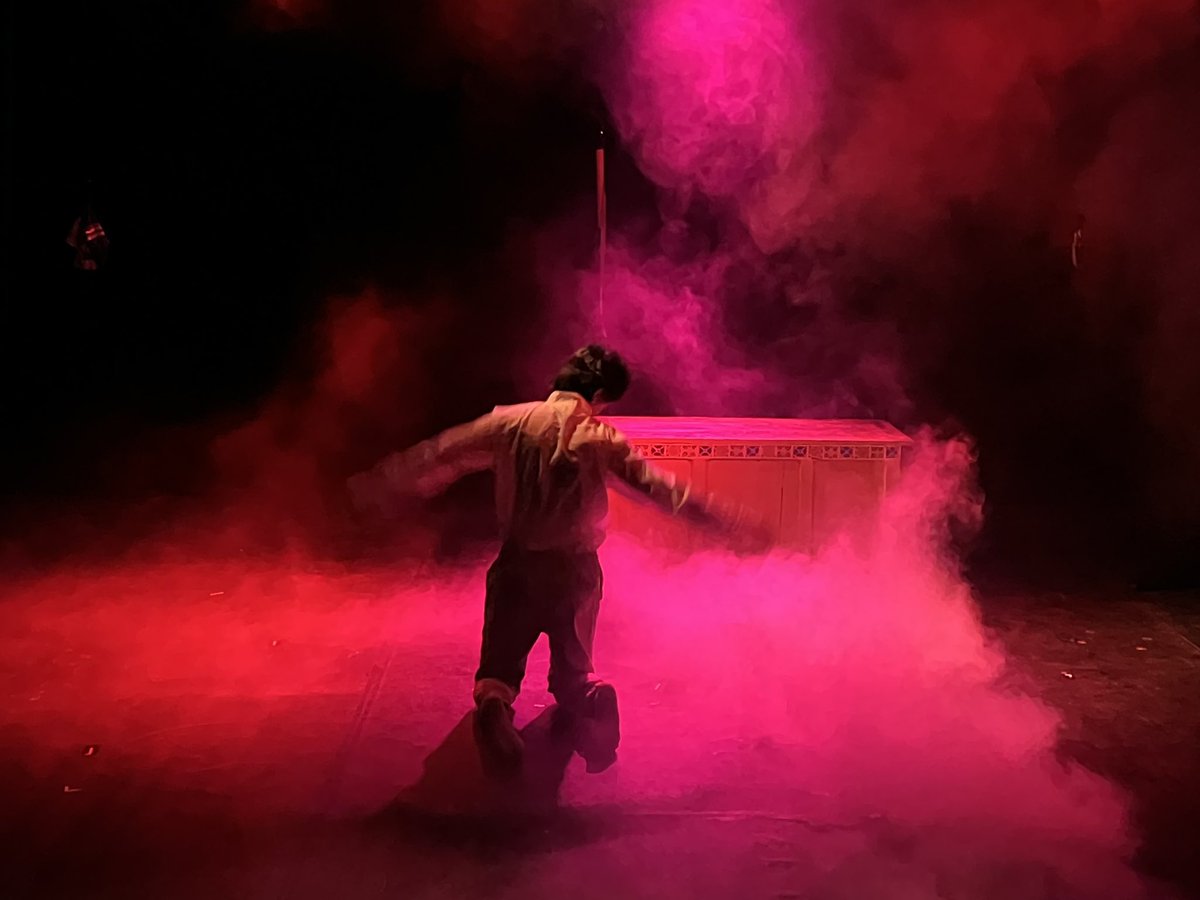 EspaceStMartial's tweet photo. 📷 PHOTO DE SPECTACLE 📸 

 À 15h 55 découvrez : 

🚨 Z 🚨

Production : Los Ajolotes Parlantes

#festivaloffavignon #off23 @festOffAvignon #theatre #theatrecontemporain #avignon https://t.co/ppxS2lYzyR