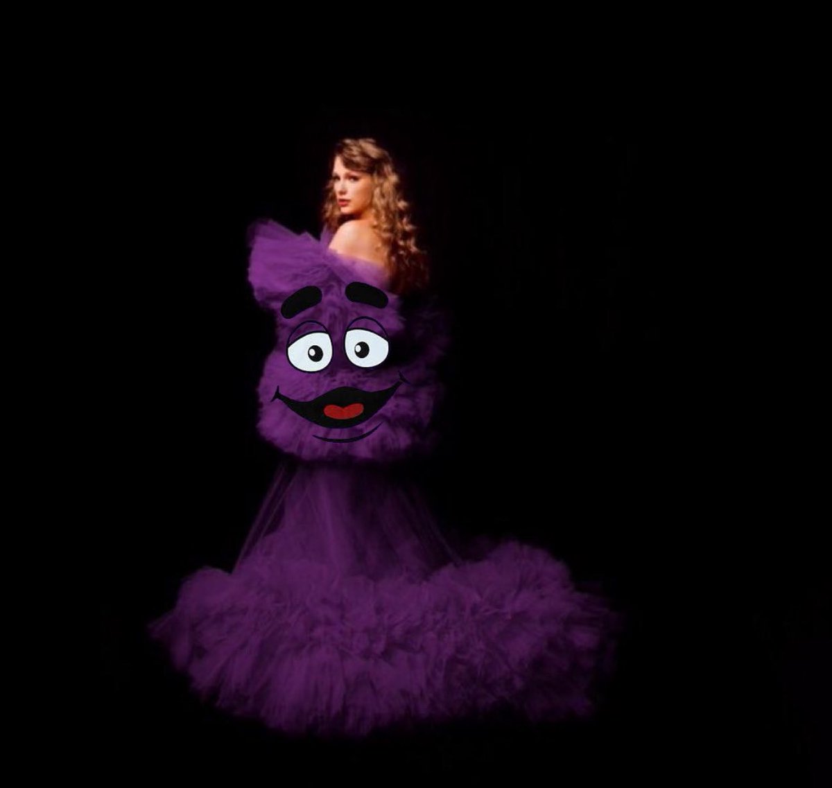 skyferrori's tweet photo. Donatella GRIMACE 💜 https://t.co/nn8FfcYKvk