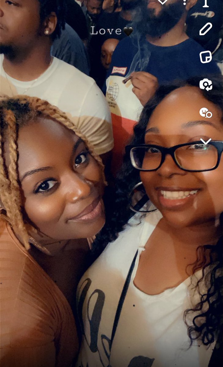 OfficialMarieJ1's tweet photo. @choclitbutter Is that you? #drakecard ๐ค๐พ https://t.co/39qsvJblUt