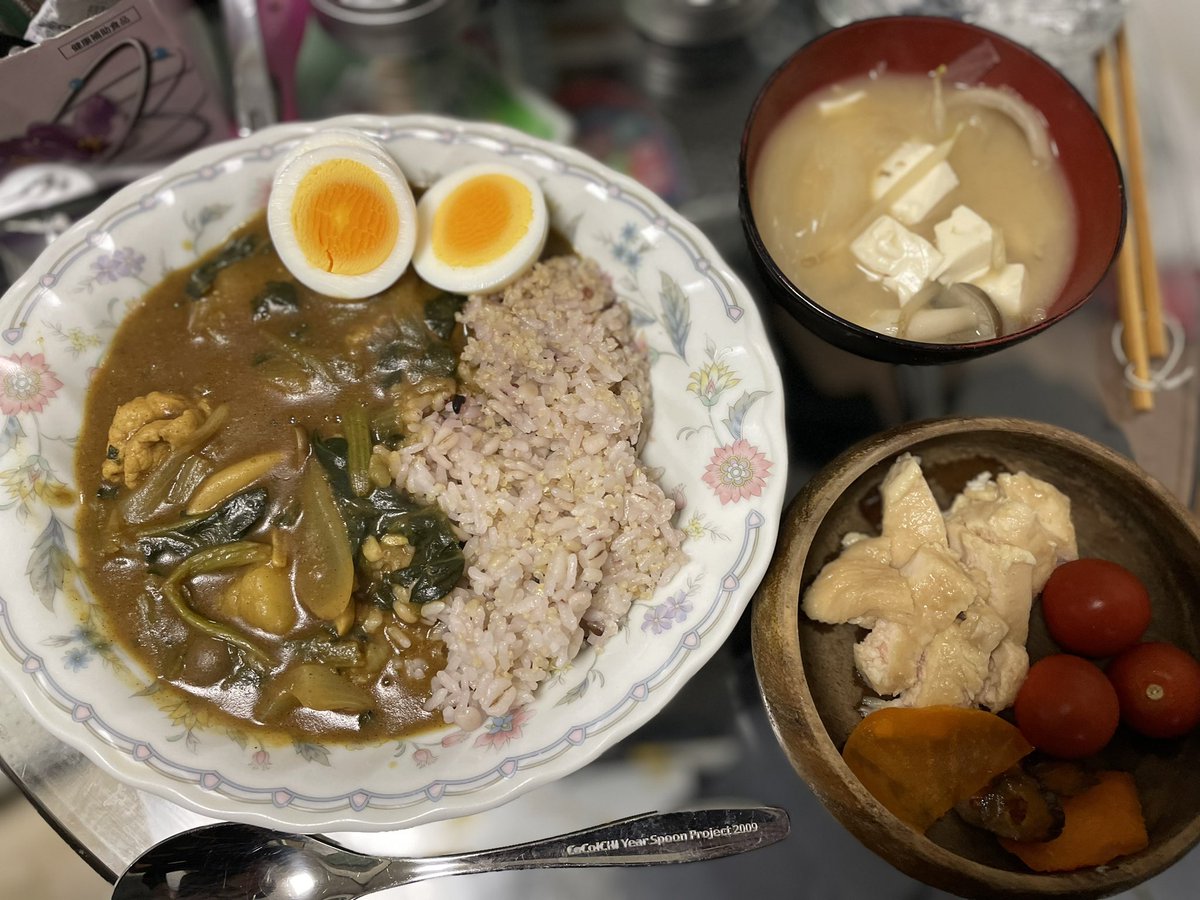 MThfkfm4b3's tweet photo. 金曜カレーの日
鶏ハムの味噌漬け美味い
#カレー　#自炊 https://t.co/JfTRs5Zw6S