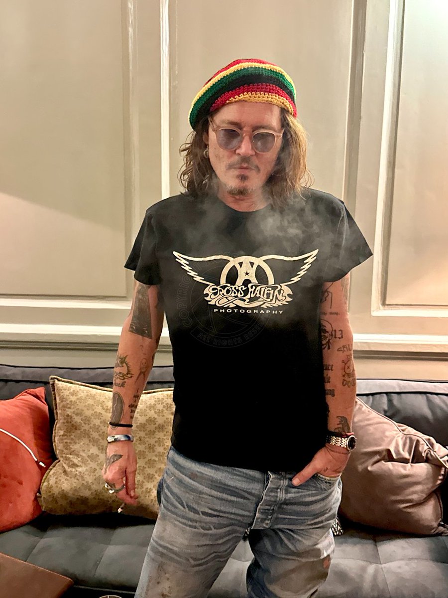 jacksparr8w's tweet photo. He looks so good 😍😍

#JohnnyDepp #JohnnyDeppIsALegend #JohnnyDeppisFree #JohnnyDeppRises https://t.co/vO0UeqlqTK