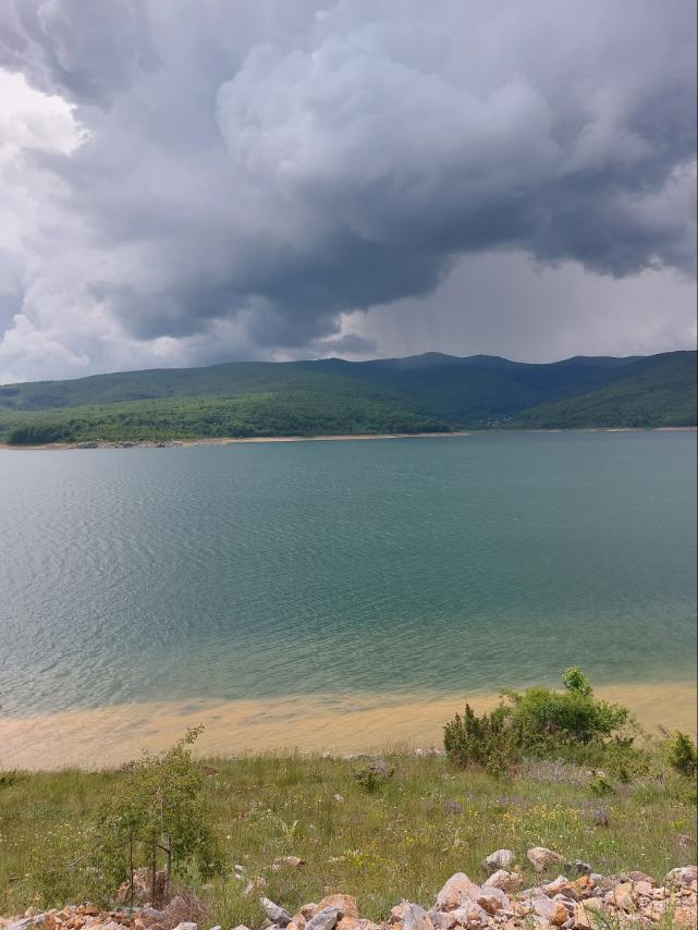 Нека му каже некој на Али Ахмети дека во Македонија ДУИ не е единствена партија родена во крв. #МакедонијаВечна