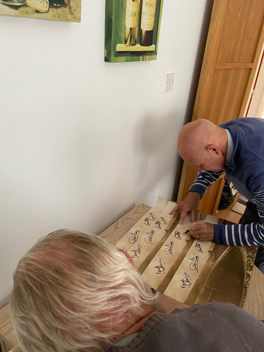 How awesome are these limited edition numbered old Ibrox prints, hand signed by 15 + legends now 🤑

Gough, Gazza, Ian Ferguson, Willie Johnston &amp; Dave smith all pictured here signing them 🤩