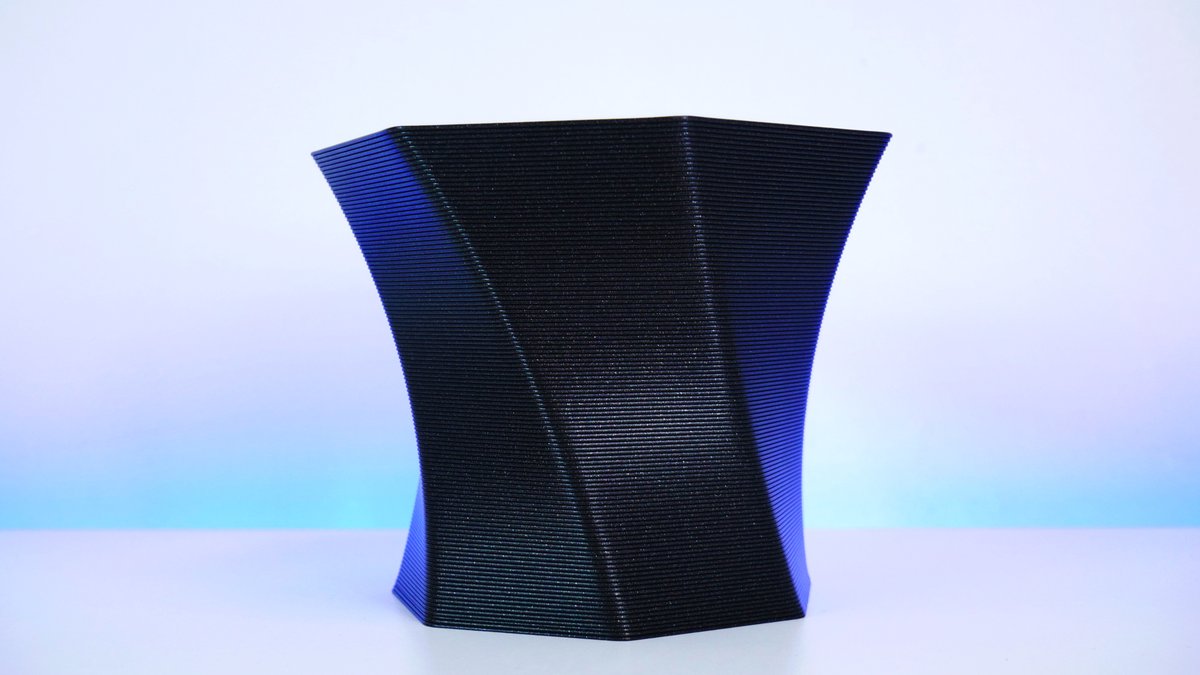 E3DOnline's tweet photo. Describe these layers in one word, we'll start "satisfying" 👀

Pen holder STL - https://t.co/VtgWmlKwpZ 

Buy Revo High Flow ➡️ https://t.co/Duly1ji10S 

#3DPrinting #E3D #Extrusion #RevoHighFlow #AdditiveManufacturing #Nozzle #ThickLayers https://t.co/TSbCinGP34