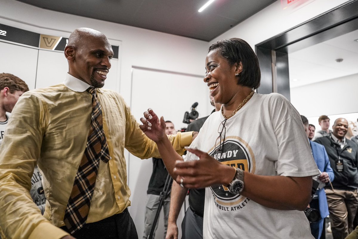VandyMBB's tweet photo. 👏 @VandyAD https://t.co/TfNSdw7dO5