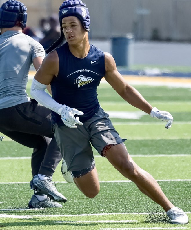 MaddenWilliams1's tweet photo. Brave 8 tournament tomorrow at the house! Last 7on event before it’s really GO time. #anotherworkday @boscofootball https://t.co/CAoc42kkQz