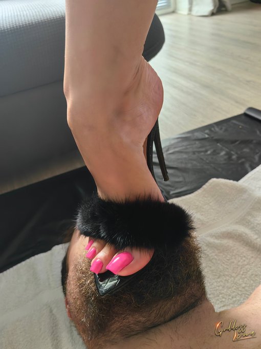 Happy Weekend 😈 https://t.co/F9dDQmSRTw<a href="/tag/feet"class="tags"><span>#feet</span></a>