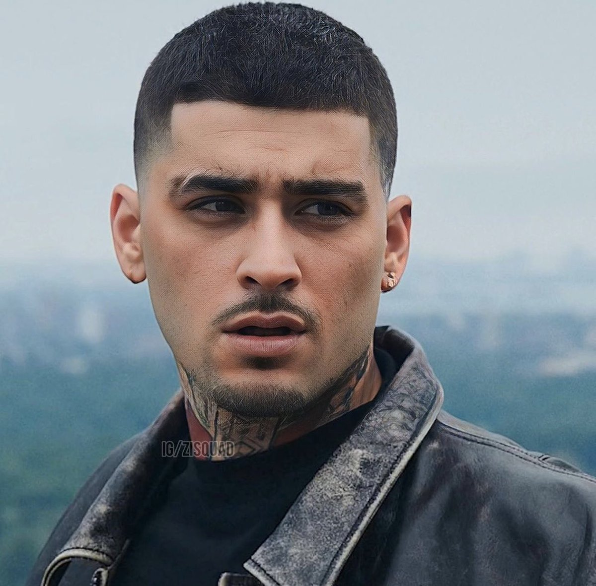 yoyo_idk's tweet photo. eu deixava zayn malik fazer o que quisesse comigo sem pensar duas vezes https://t.co/kinun1OWeN