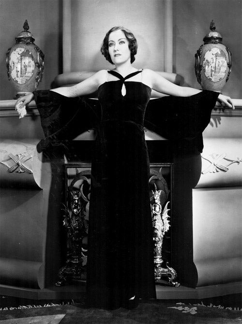 Jeanninedabean_'s tweet photo. Before being ‘Ready for her close up’ in #SunsetBoulevard, #GloriaSwanson starred in 1931’s #TonightOrNever! Was great getting to see this iconic actress in her early career in today’s discussed plucky romance film! Check it out! https://t.co/1oufBweiPB