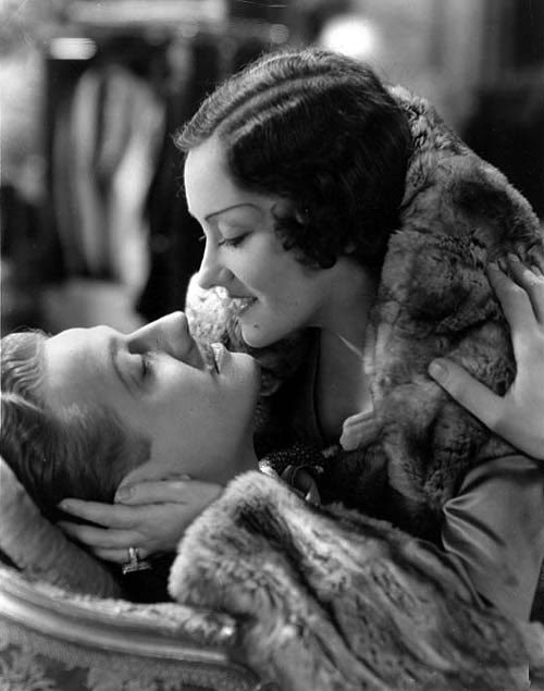 Jeanninedabean_'s tweet photo. Before being ‘Ready for her close up’ in #SunsetBoulevard, #GloriaSwanson starred in 1931’s #TonightOrNever! Was great getting to see this iconic actress in her early career in today’s discussed plucky romance film! Check it out! https://t.co/1oufBweiPB