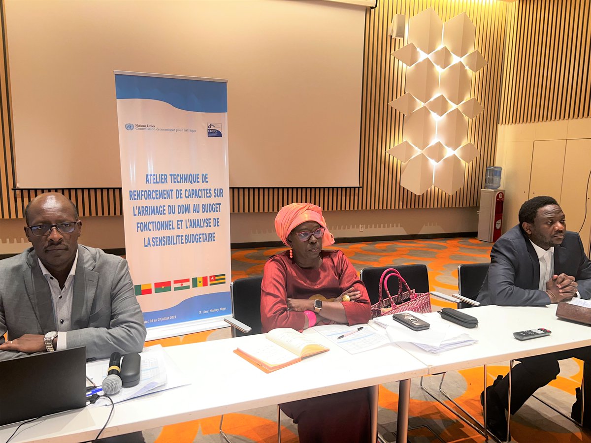 Dernier jour de l'atelier technique sur la Budgétisation Sensible au Dividende Démographique organisé par <a href="/ECA_OFFICIAL/">ECA</a> &amp; <a href="/CregCenter/">CREG CENTER</a> : les équipes nationales de 🇧🇯🇧🇫🇳🇪🇸🇳🇹🇬 présentent les résultats préliminaires de leurs analyses pays sur la #BSDD
<a href="/NgoneDiop9/">Ngone Diop</a>
#SDGs 
#GlobalGoals