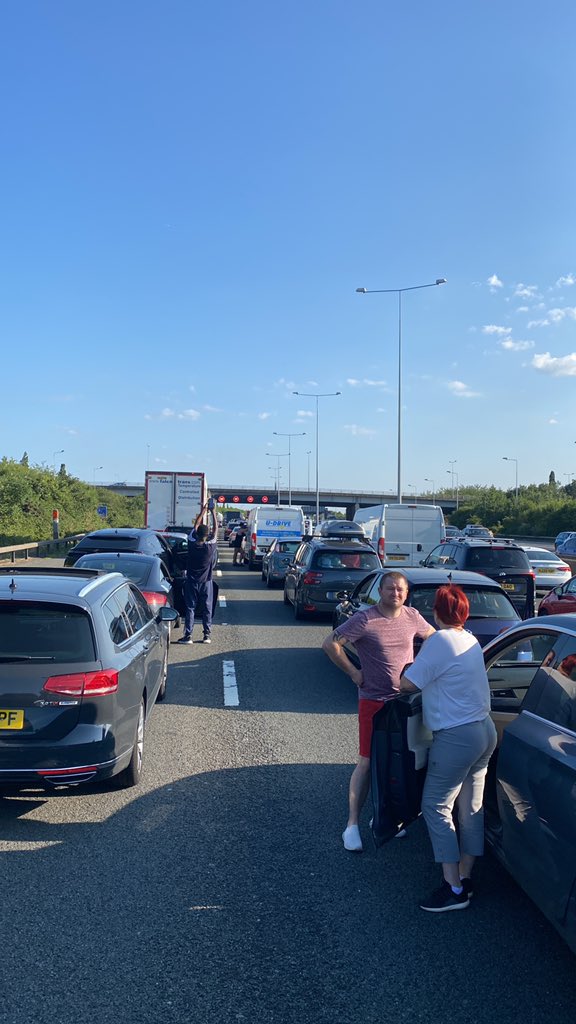 kellydrbrown's tweet photo. Standstill traffic on the M25, so I’m going for the ‘smartest dressed in the queue’ award! https://t.co/zqZRMPOxbr