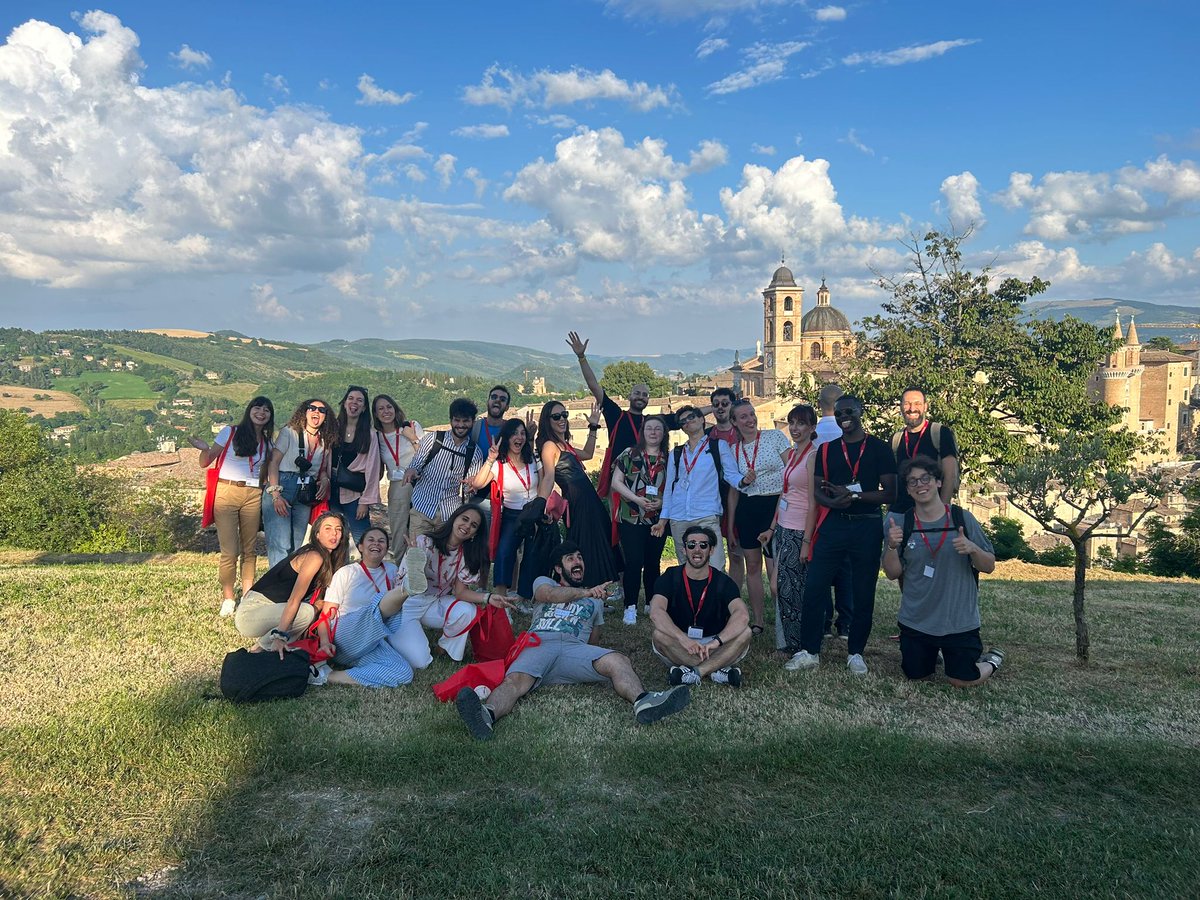 Giova_F4basito's tweet photo. @esmecurbino never disappoints! What a pleasure to return to the city of culture and knowledge with so many PhD students and professors to share ideas, knowledge and a few beers with! I hope to return again next year to celebrate my birthday with science and friends! π§ͺπ»π#b2f2 https://t.co/WrxX1LUXO6