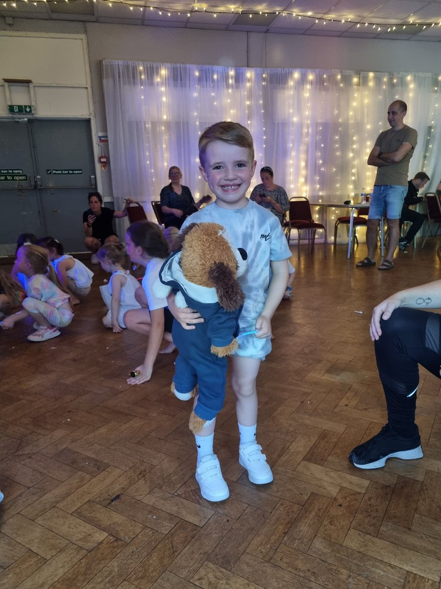 JennaLHewitt's tweet photo. @PCPSwans Myles &amp; Fudge have had lots of fun at a birthday party after school, then enjoyed a McDonalds for tea 🍟🍔🥤 https://t.co/muXXbWCvCn