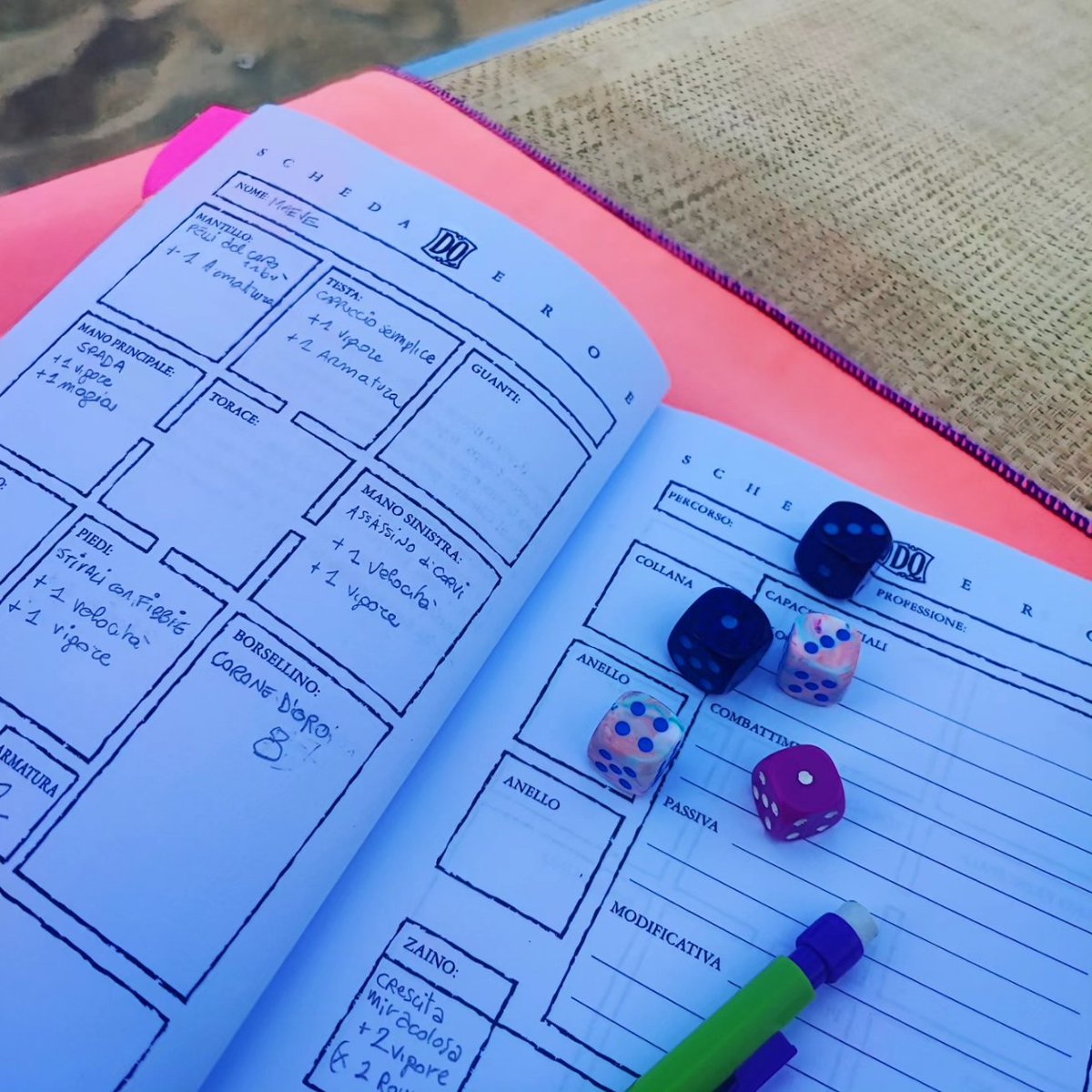 Gunslinger_Jane's tweet photo. ...in spiaggia...
#DestinyQuest - La Legione delle Ombre

#librogame #dadi #rpg #lalegionedelleombre  #giochiinspiaggia #boardgamer #boardgameralmare #giochiinsolo #mondoaperto #adventuregame #giochiuniti @destiny_quest https://t.co/HfmjJfDkO7
